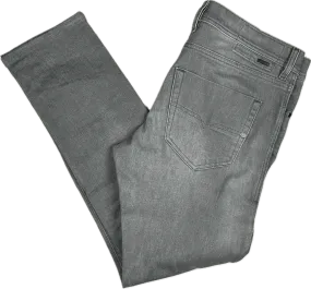 Diesel Mens 'Tepphar' Slim Carrot Grey Jeans - Size 32/32