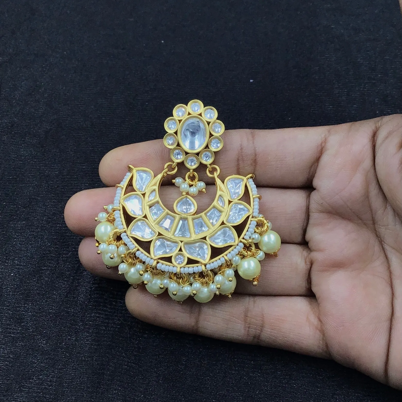 Matte Gold Plated Choker Kundan Necklace Set 9520-28