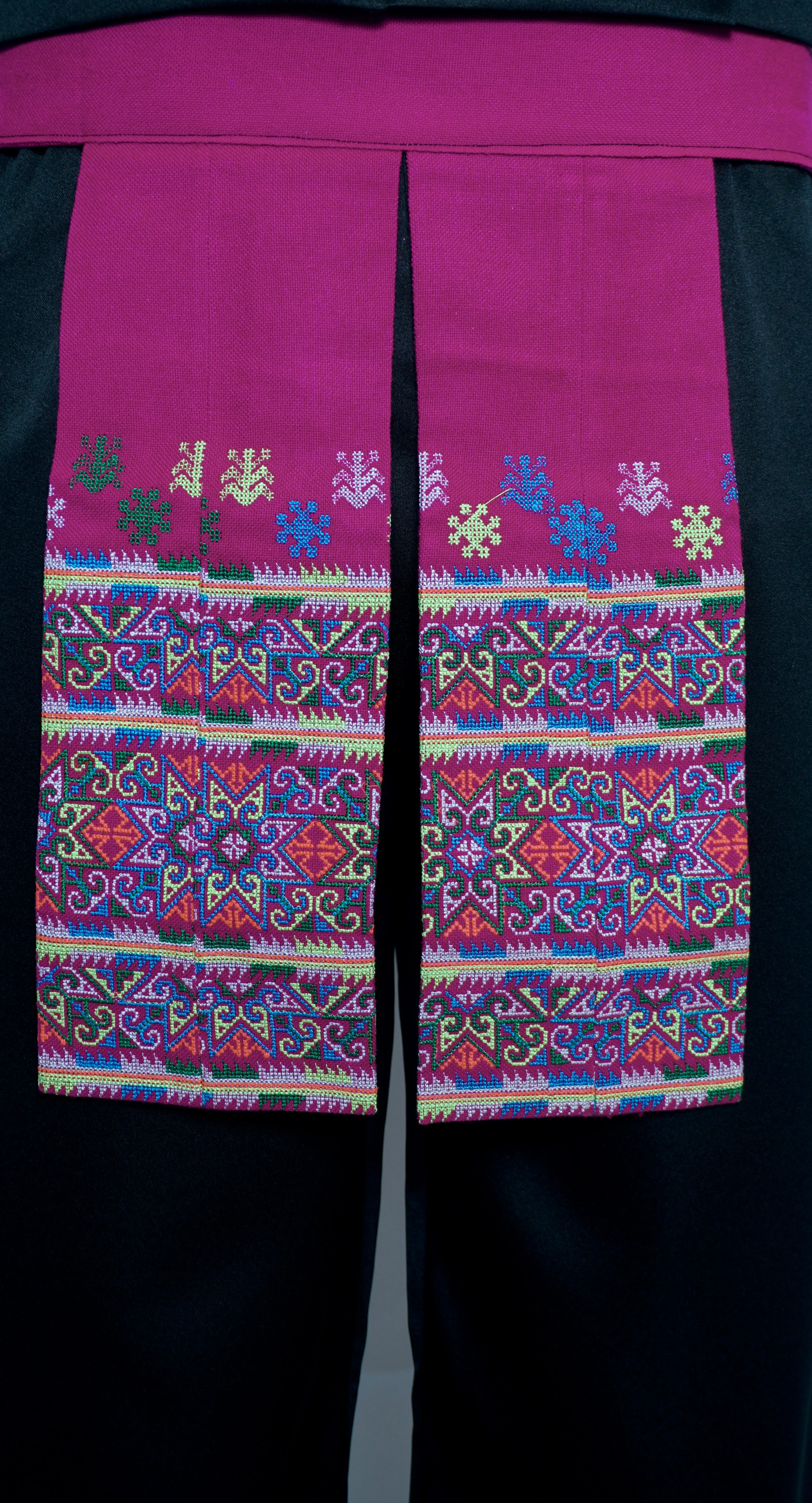 Blue Trim Mens Hmong Txaij Set