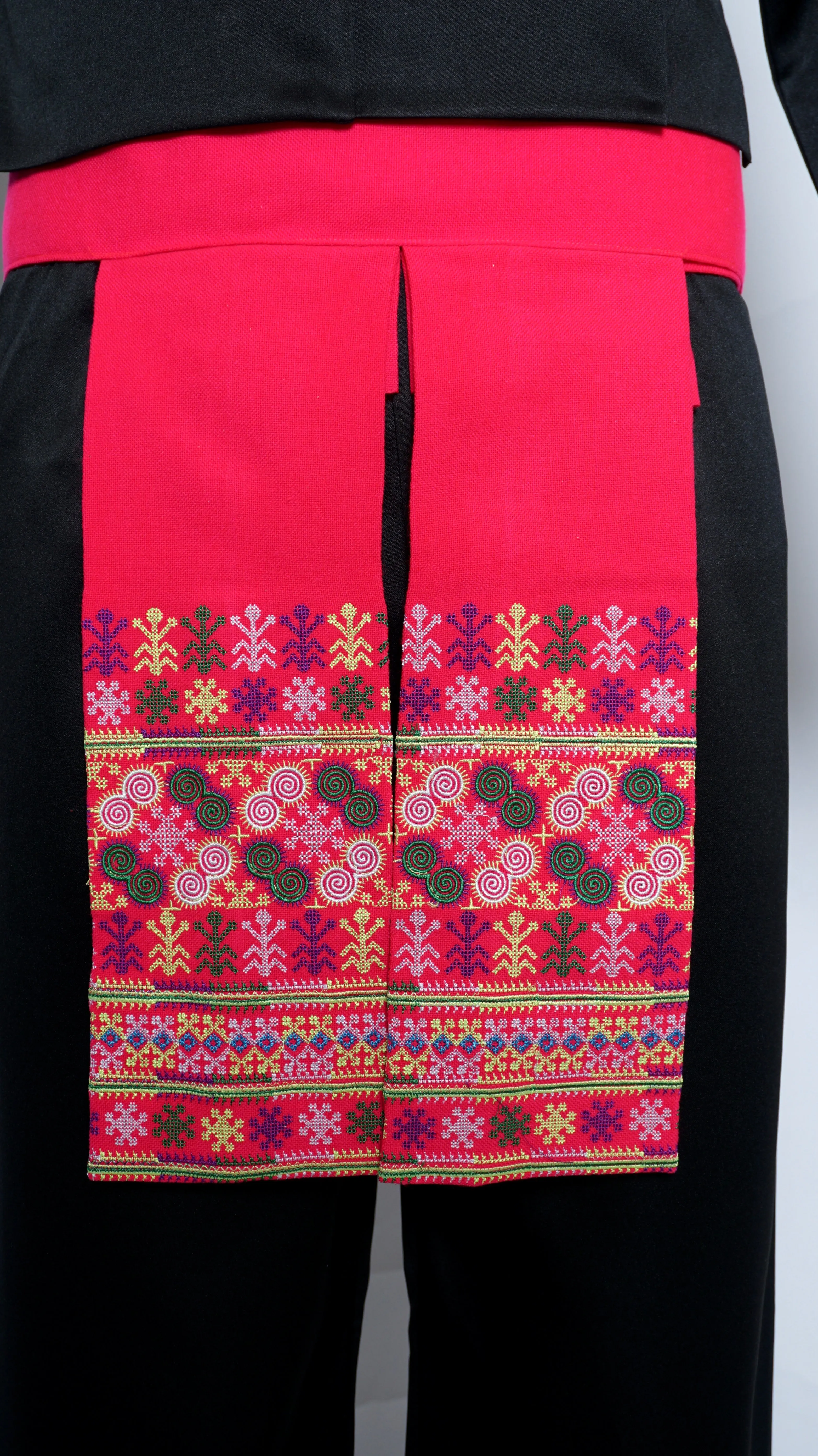 Blue Trim Mens Hmong Txaij Set