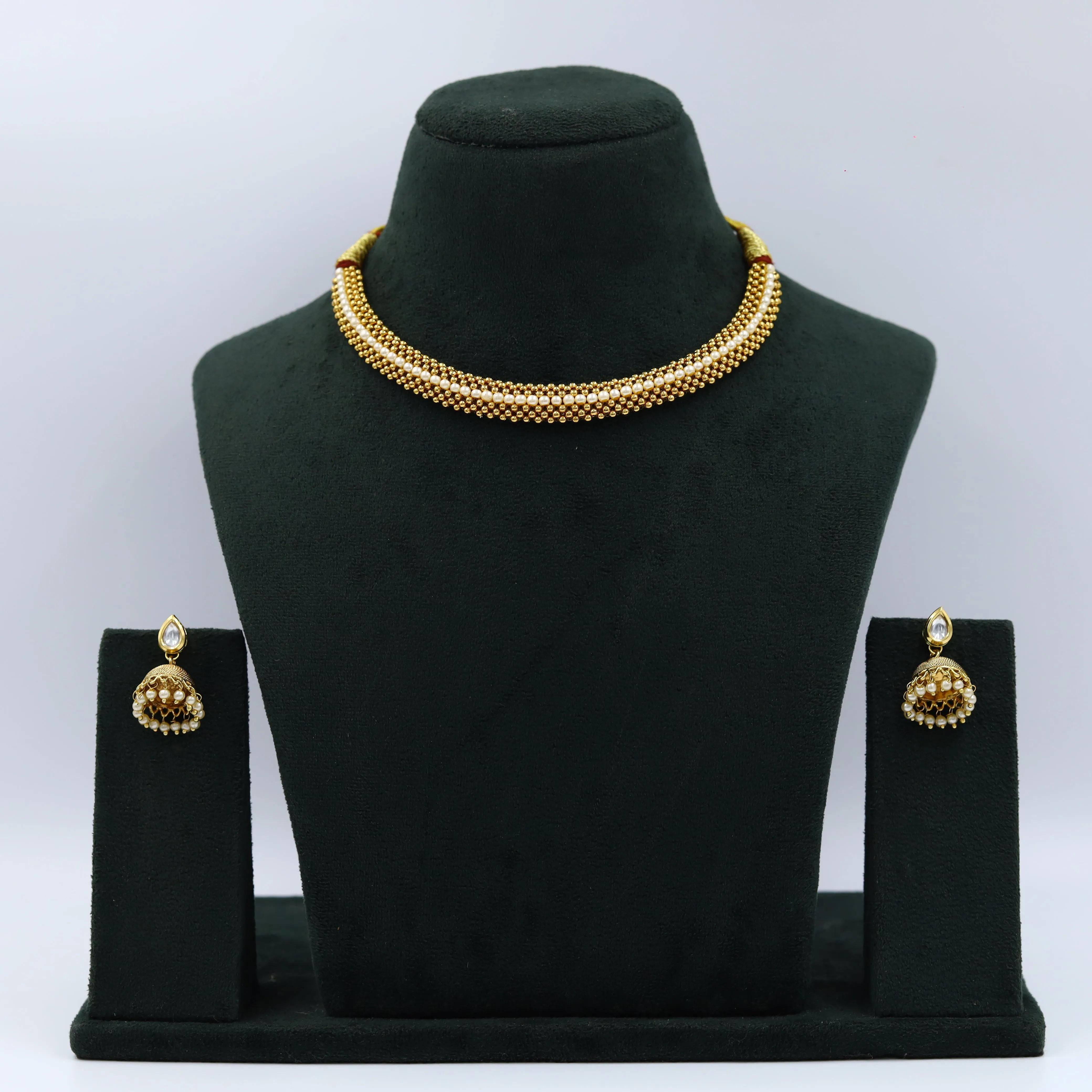 Round Neck Antique Necklace Set 12144-28