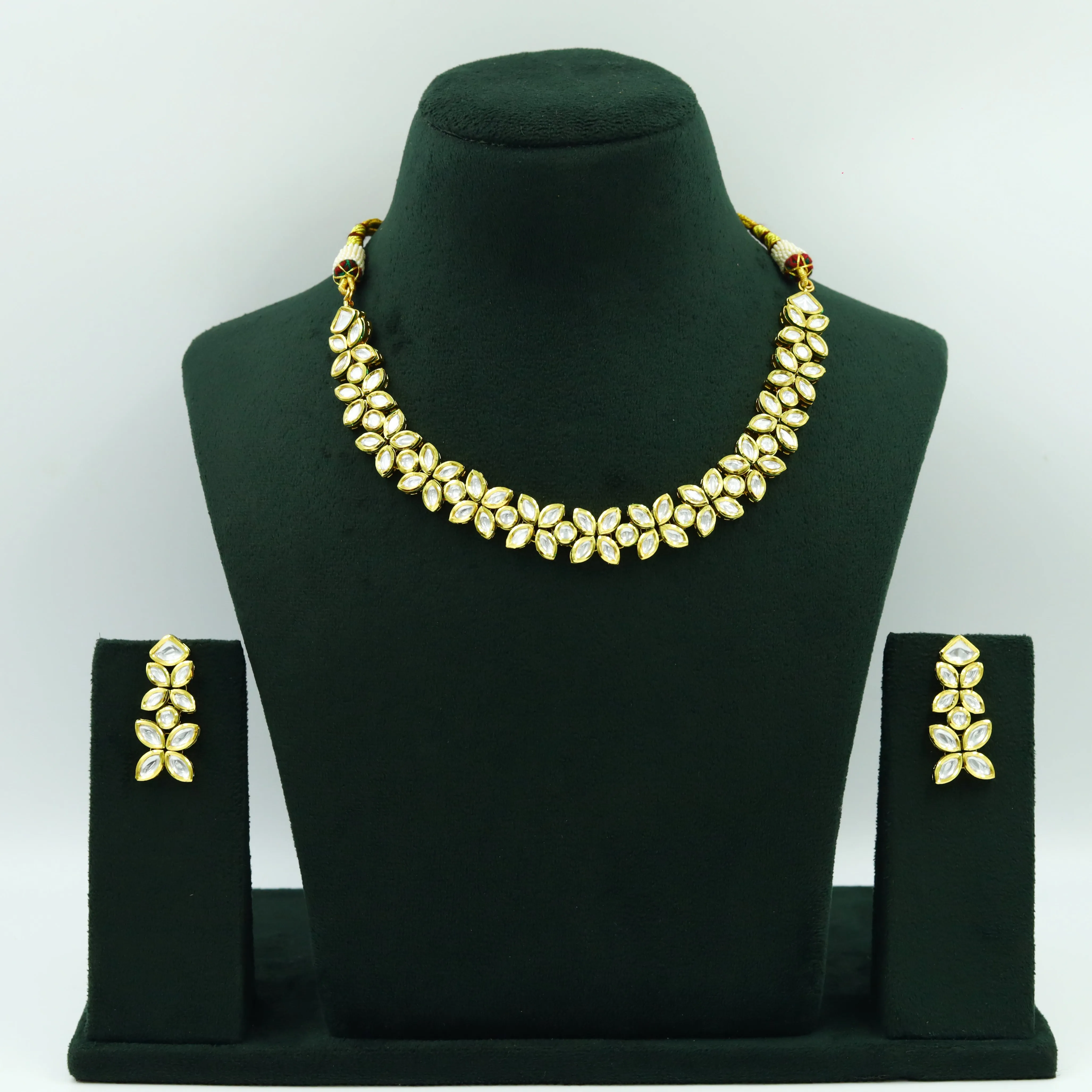 Round Neck Kundan Necklace Set 12188-28
