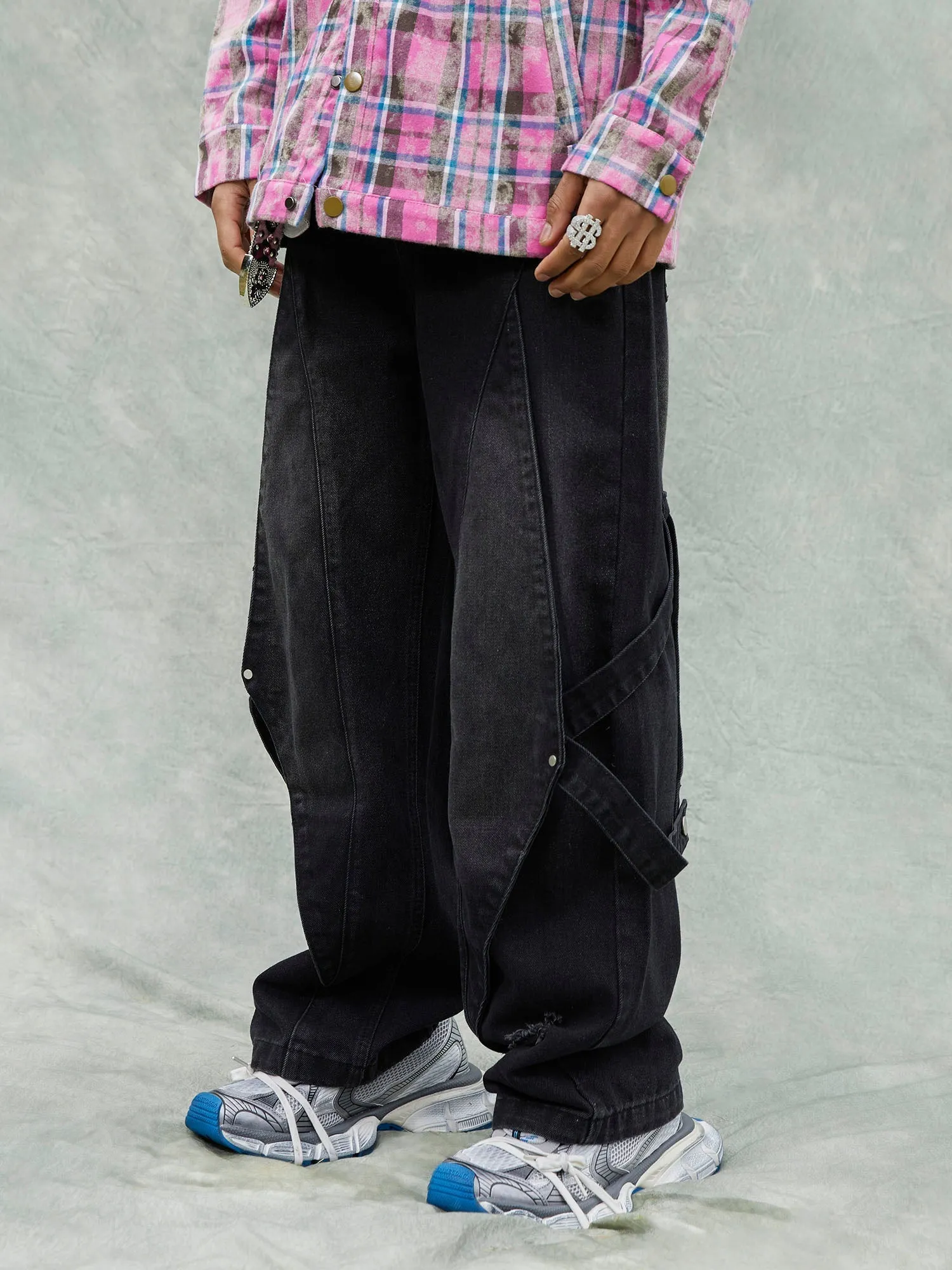 Sneakerhill Washed Ripped Denim Jeans